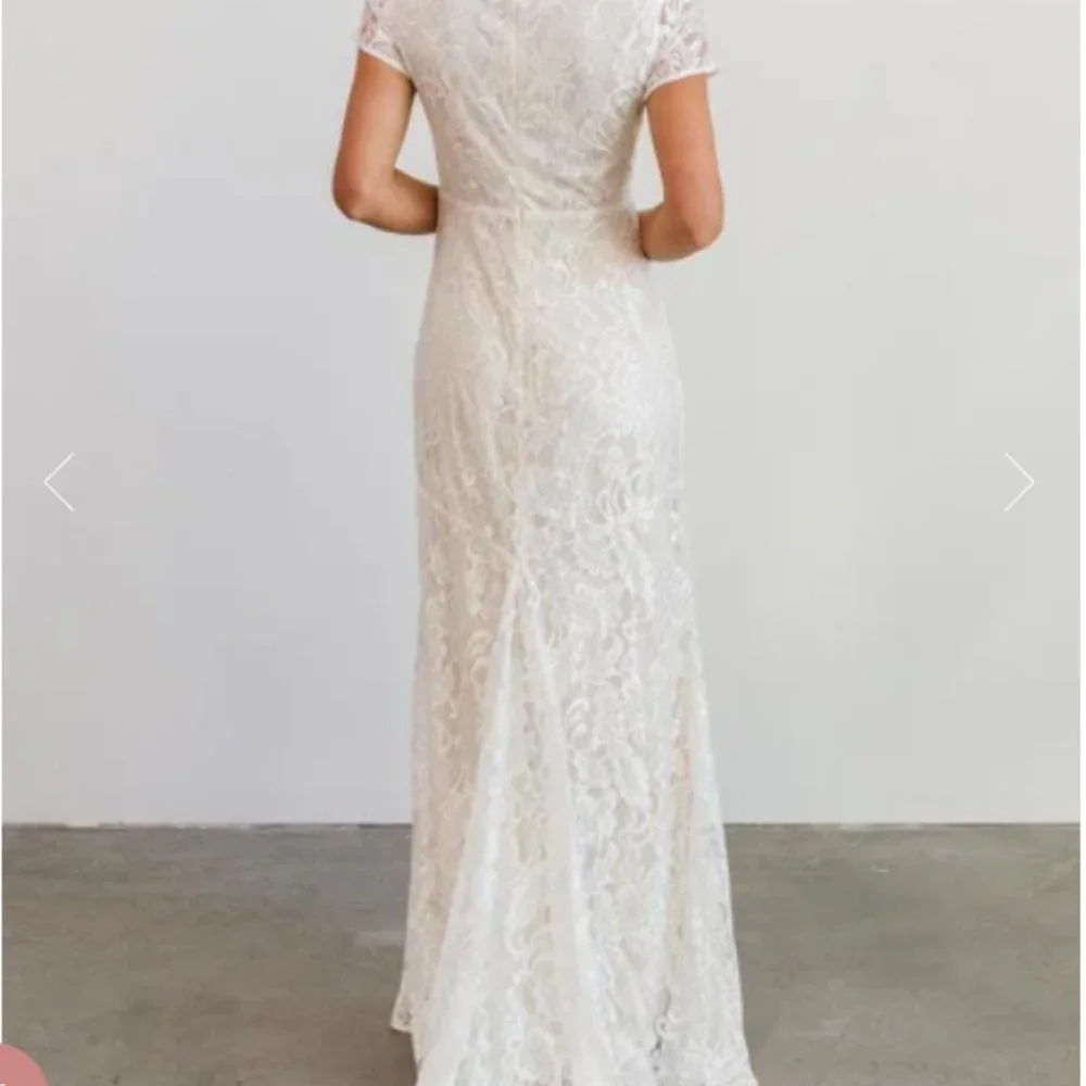 Diana Lace Gown - Small - Picture 6 of 6